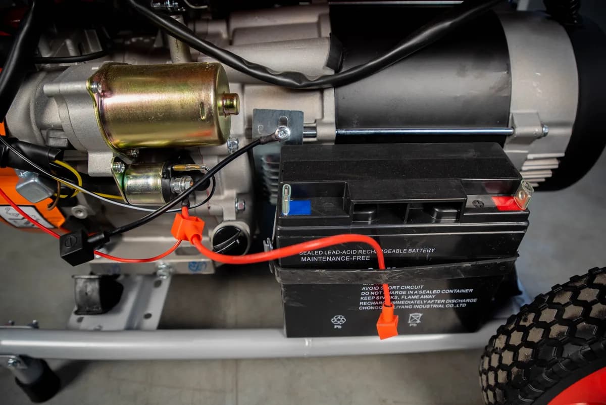 Генератор бензиновый 8,0 кВт 220В 27 л с электростартером и колесами TOR KM11000H — фото 3